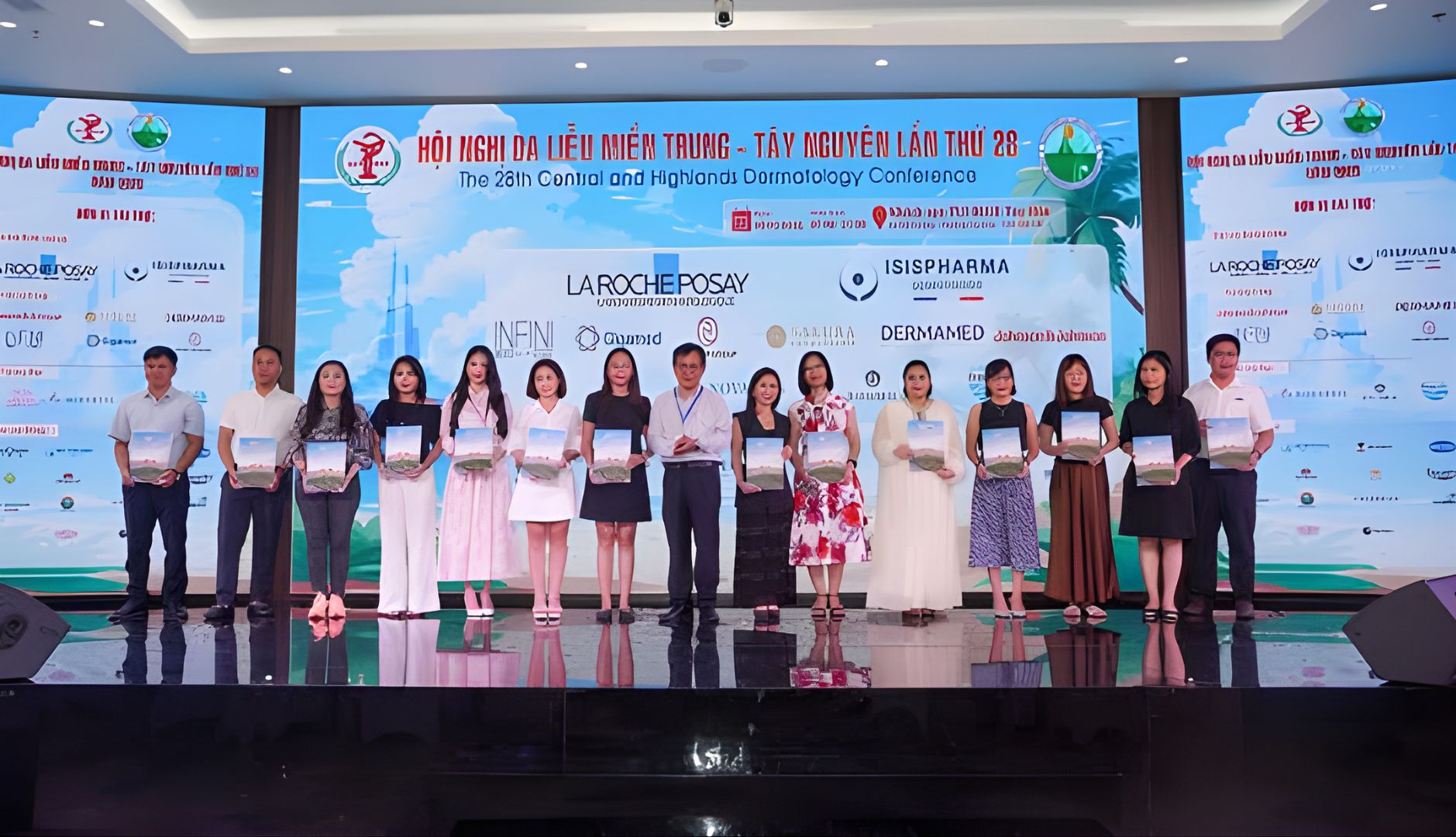 DMP Sen Vàng Chúc Mừng Hội Nghị Da Liễu Miền Trung Tây Nguyên - Lần Thứ 28 Tại Đắk Lắk 